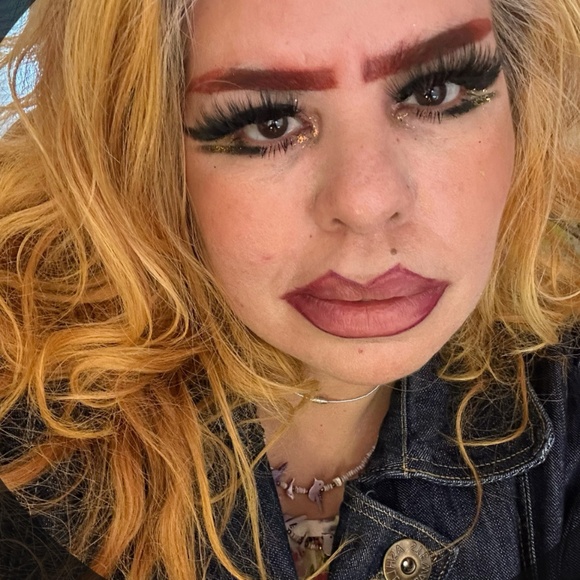 Meet your Posher, Veronica - Picture 2 of 6